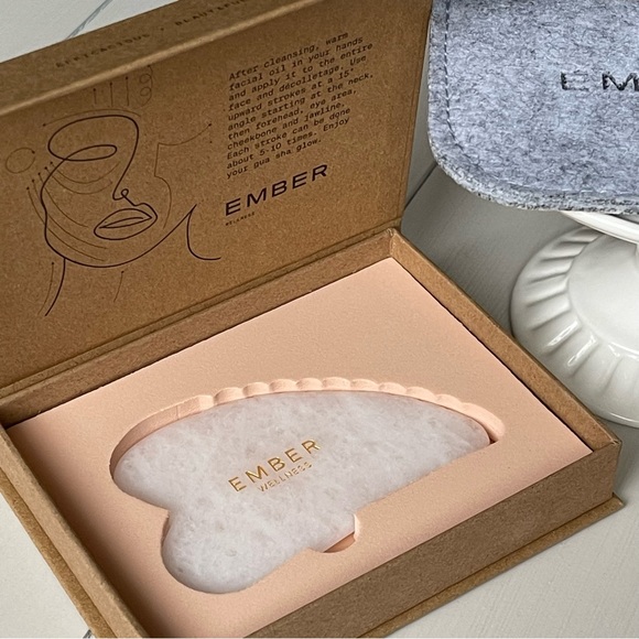 EMBER WELLNESS | 100% NATURAL WHITE JADE | HEART GUA SHA TOOL - Picture 6 of 10